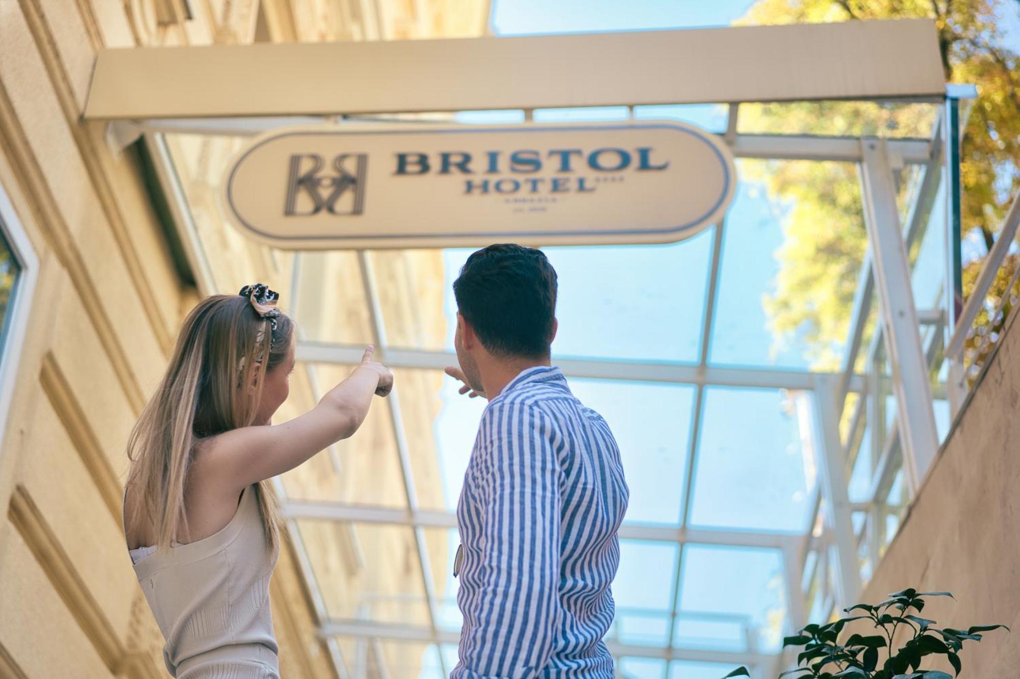 Bristol Hotel אופטיה מראה חיצוני תמונה